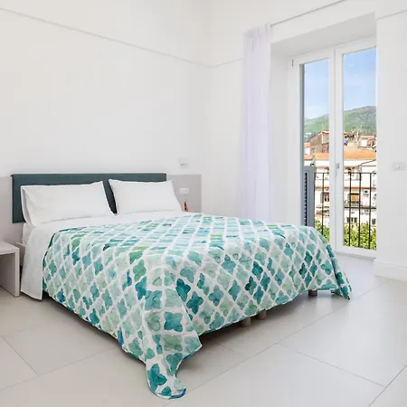 Radici House - Elegant With Patio And View Holiday home