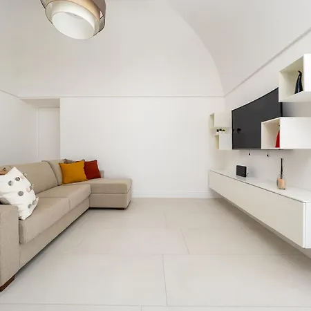 Radici House - Elegant With Patio And View Holiday home