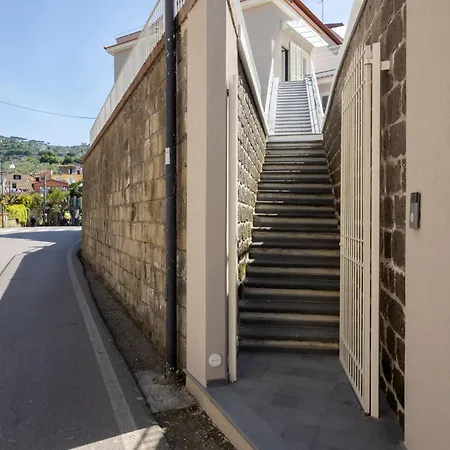 Radici House - Elegant With Patio And View Holiday home *