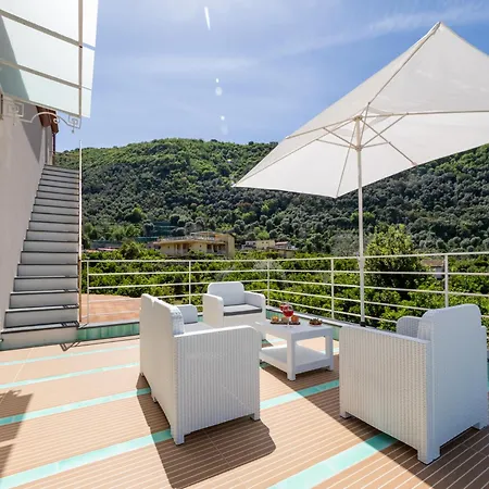 Holiday home Radici House - Elegant With Patio And View *